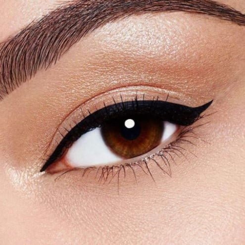 Ojo con delineador de ojos. Todo lo que necesitas saber sobre delineadores de ojos: tipos, usos y tendencias